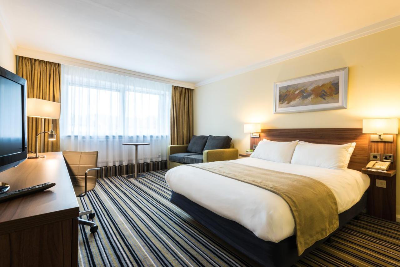 Holiday Inn Colchester By Ihg Exterior foto